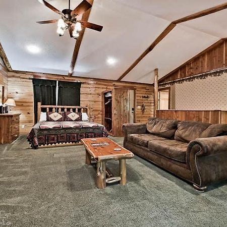 Secluded 2 Story Cabin Pool Wifi Smart Tvs Villa Eureka Springs Exteriör bild