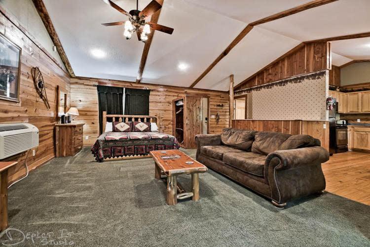 Secluded 2 Story Cabin Pool Wifi Smart Tvs Villa Eureka Springs Exteriör bild